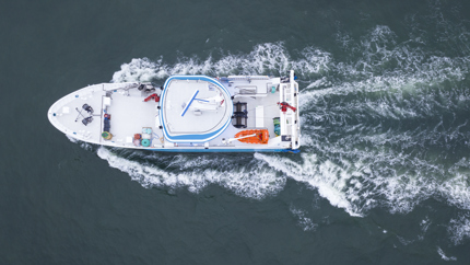 Le navire Skulebas en pleine mer