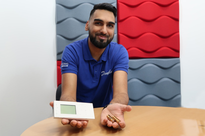 Changing the batteries on popular Danfoss products