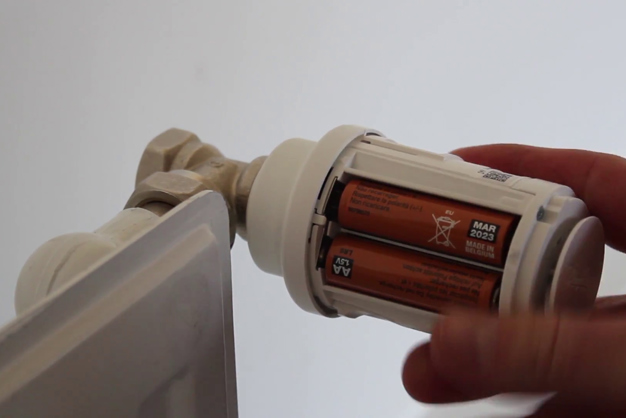 Jak demontovat elektronický radiátorový termostat Danfoss Eco ™