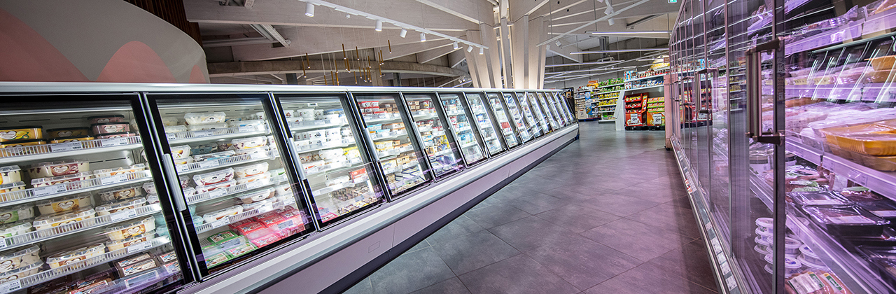 Kühlregale im aktiv & irma Markt in Oldenburg