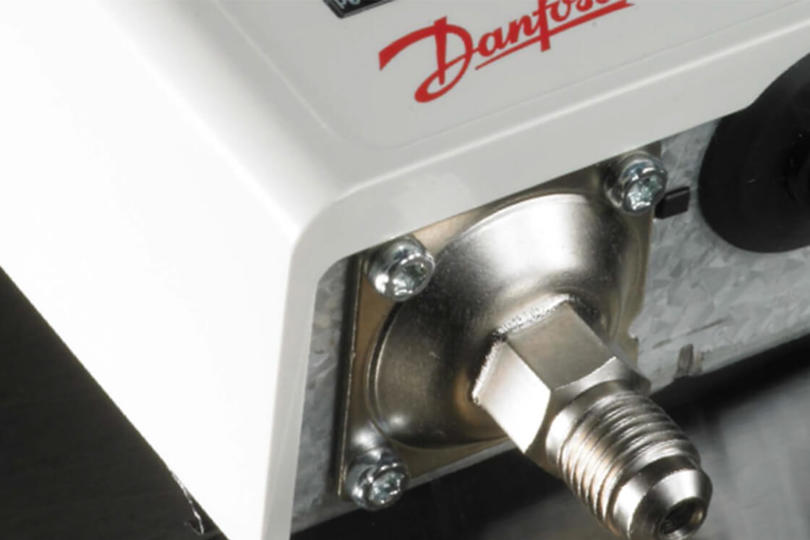 Industrial temperature switches and controls Danfoss