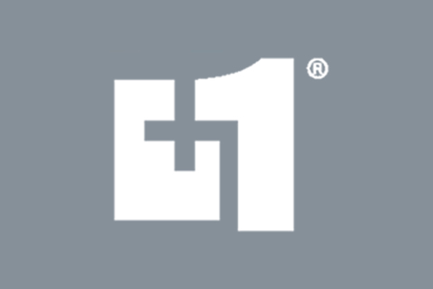 A gray box with white letters that say "PL d"