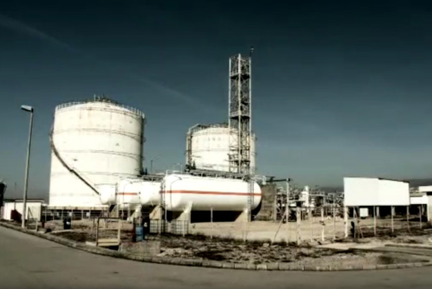 Stable production of critical processes at DINA