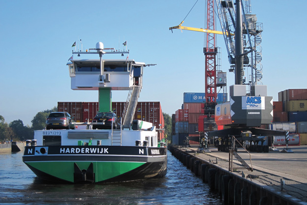 Binnenvaartcontainervrachtschip