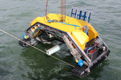 Mit der ferngesteuerten ROV-Grabenfräse (Remote Operated Vehicle) von CT Offshore A/S ist das Verlegen von HLK-Unterwasserkabeln einfacher, sicherer und genauer denn je.