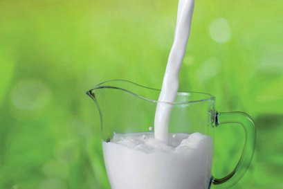 乳制品 — 倒牛奶 — 丹佛斯