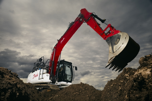 UK government awards grant to Danfoss Power Solutions to decarbonize construction machinery