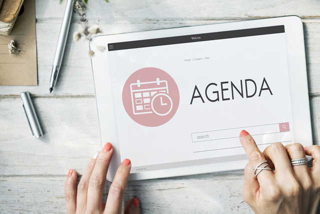 Bild einer Folie mit "Agenda"