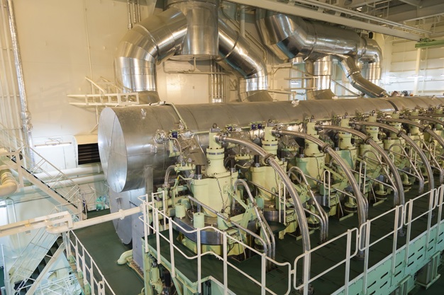 Controllo affidabile di pressione e temperatura dei motori principali e ausiliari Danfoss