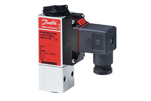 Product photo of the MBC 5100 compact pressure switch for marine by Danfoss