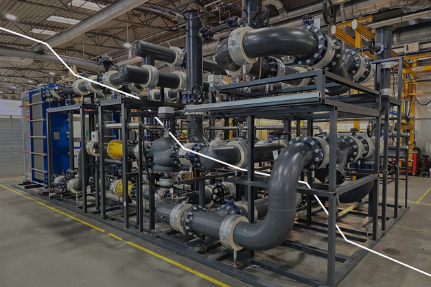 Heat recovery module in data center