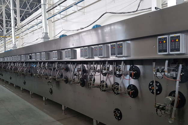 VLT® Midi Drive 变频器优化巴西饼干厂的生产效率