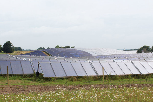 Una planta de calefacción solar reduce sus emisiones de CO2 en 15 700 toneladas anuales