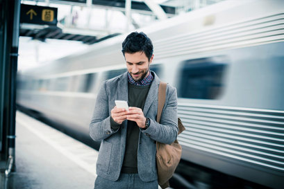 Man met een smartphone