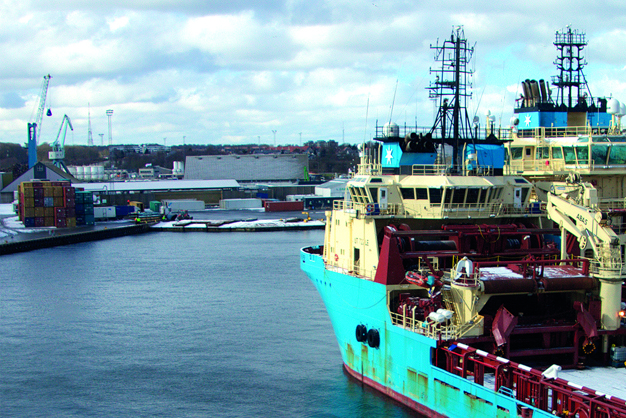 Walstroomvoorziening is een kosteneffectieve oplossing voor de aangemeerde schepen van Maersk Supply Service