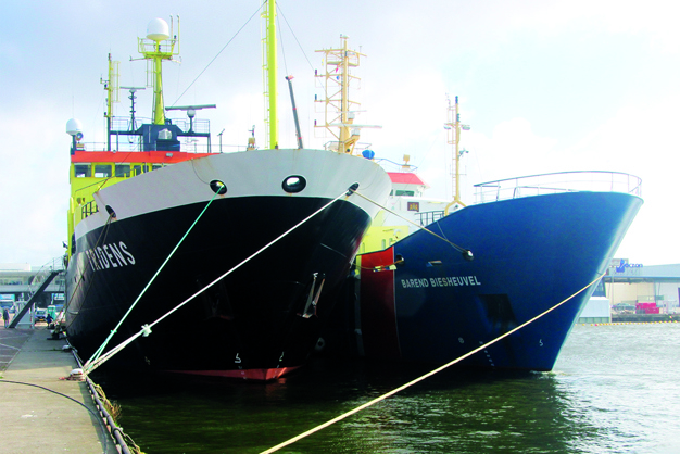 Modernisation de l'environnement du port de Scheveningen grâce à une alimentation électrique propre à quai
