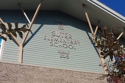 A photo of the front of A.K. Suter Elementary School