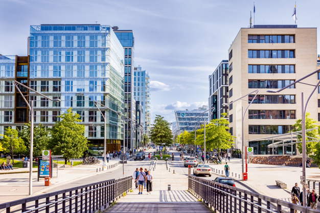 Zweckbau: Komplettsets zur druckunabhängigen Regelung von Heiz- und Kühldecken