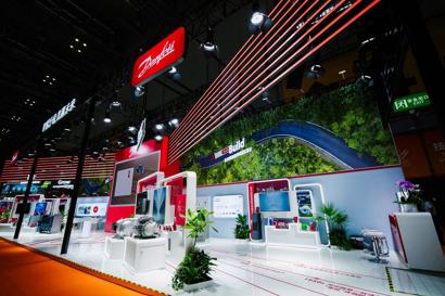 丹佛斯盛大亮相