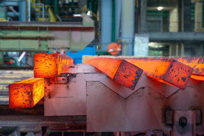 Reliable VFDs for steel and metals production | Danfoss