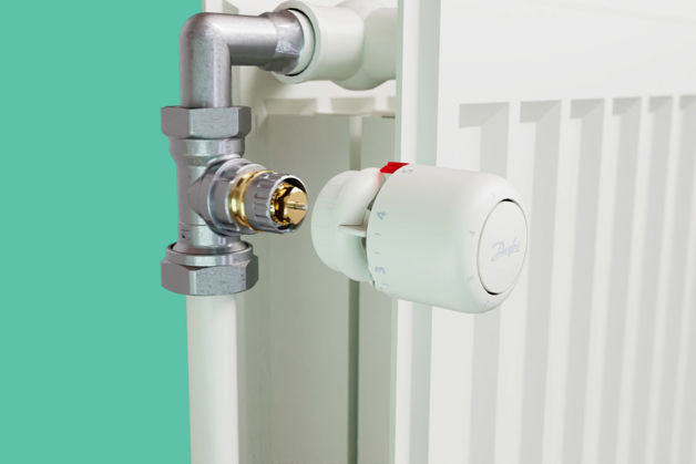 instalacja grzejnikowa, połączenie na klik, zbliżenie grzejnik