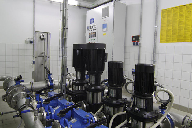 Kaskadierte Pumpenregelung in Pumpstation nahe Berlin