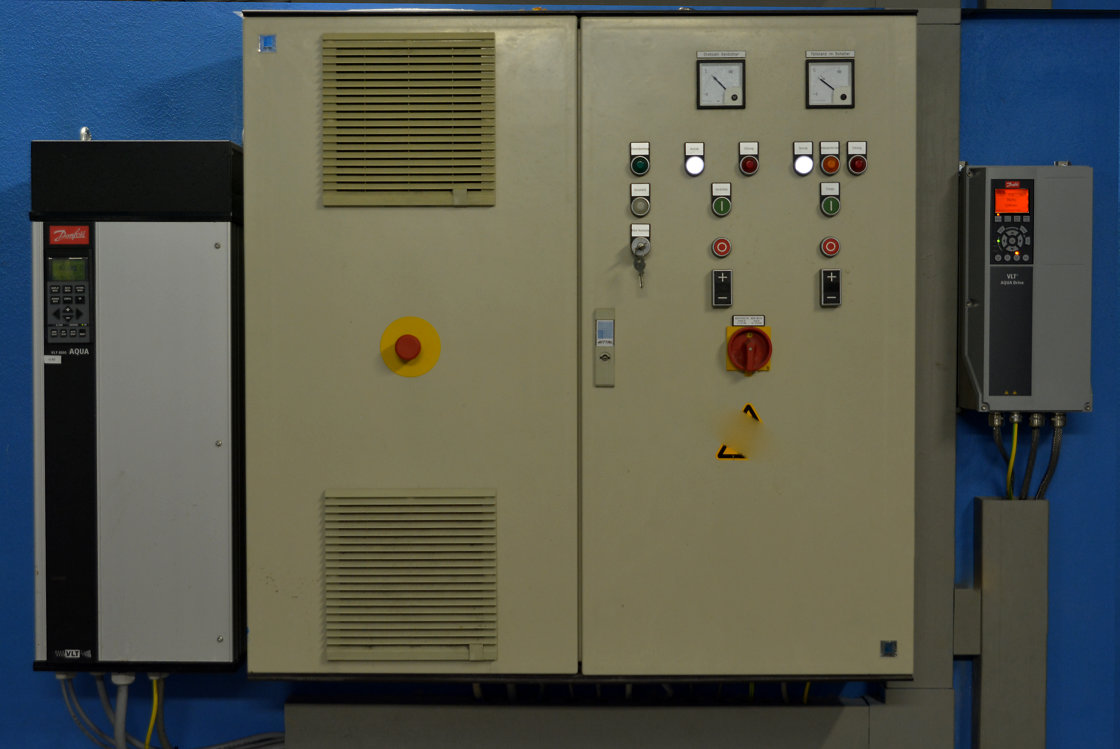 Twee generaties Danfoss VLT® frequentieregelaars zijn nu operationeel in de behandelings- en putsystemen