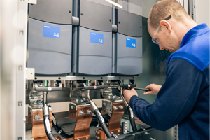 Van Meer | Specialist in aandrijftechniek en systeemintegratie met Danfoss | Danfoss Drives | Authorized Service Partner for Marine