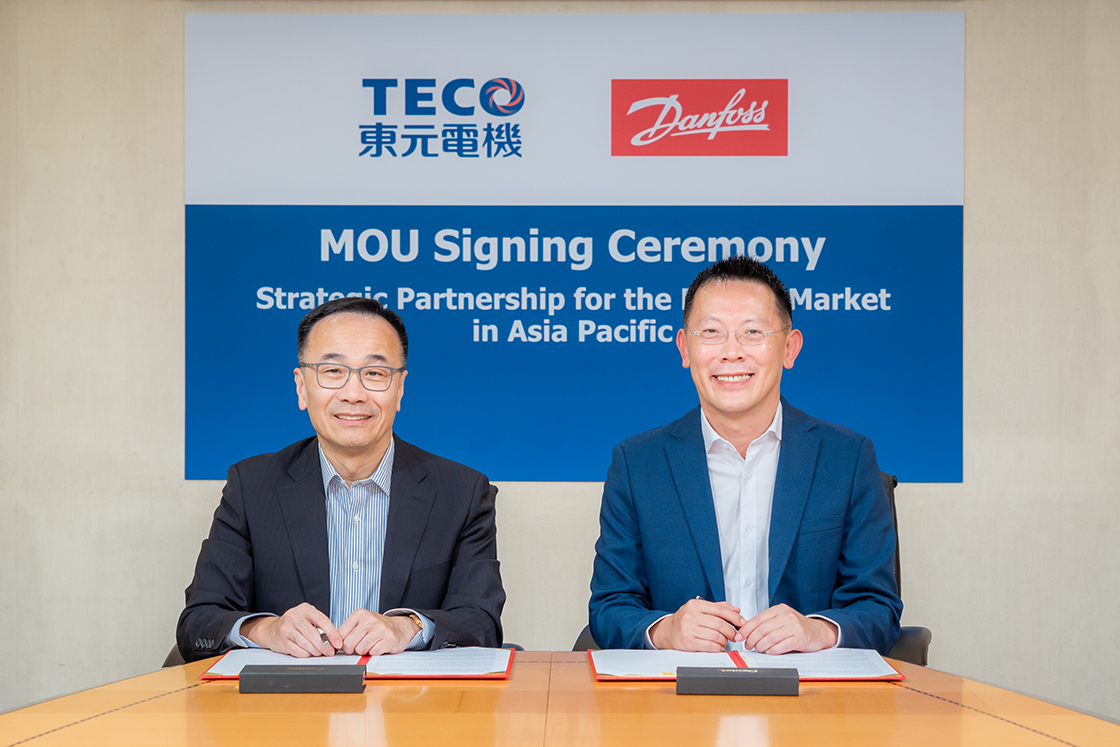 From left to right: Thomas Fann, President of TECO; Krisada Phetsuksiri, Head of Asia Pacific & India Regions, Danfoss Drives