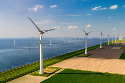 Windturbines op een veld