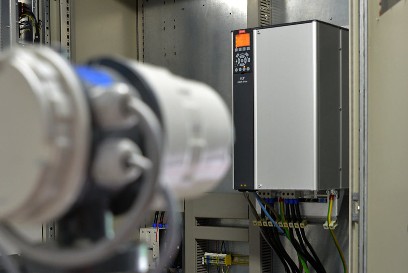 VLT AQUA Drive FC 202 and a pump