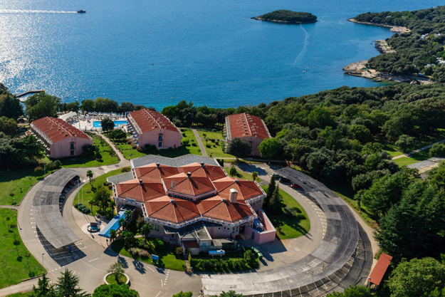 Un resort 3* riduce i tempi di attesa per l'acqua calda con l'MTCV