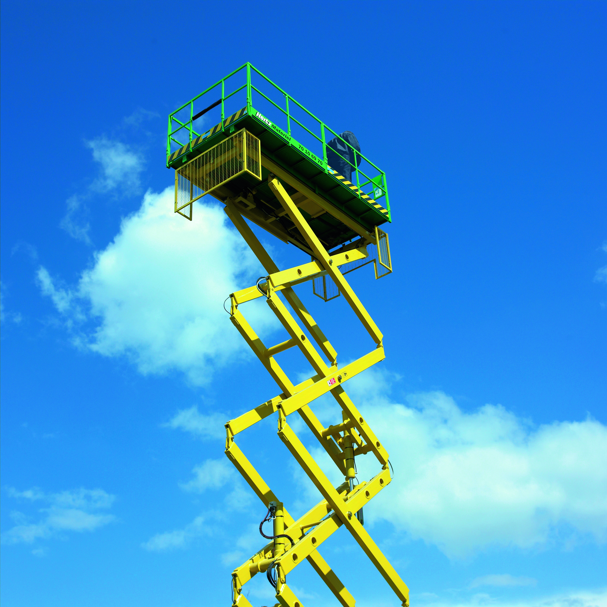Scissor lift