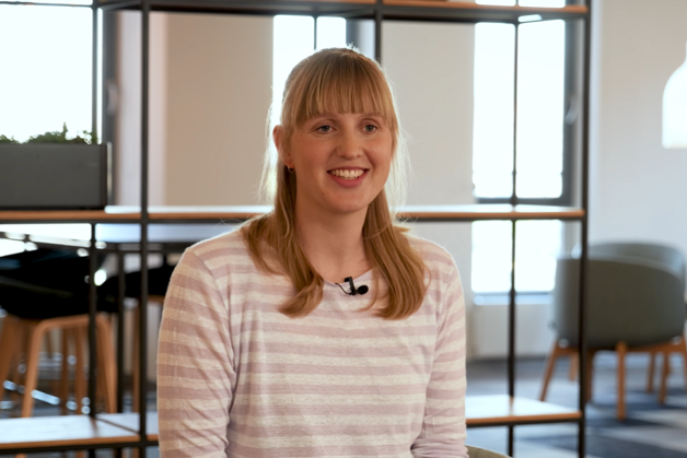 Carla erklärt, warum sie sich entschieden hat Ingenieurin zu werden, was sie motiviert und wie ihr Arbeitsalltag aussieht.