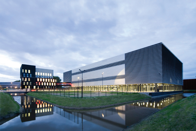 Ar condicionado confiável para salas de servidores Equinix