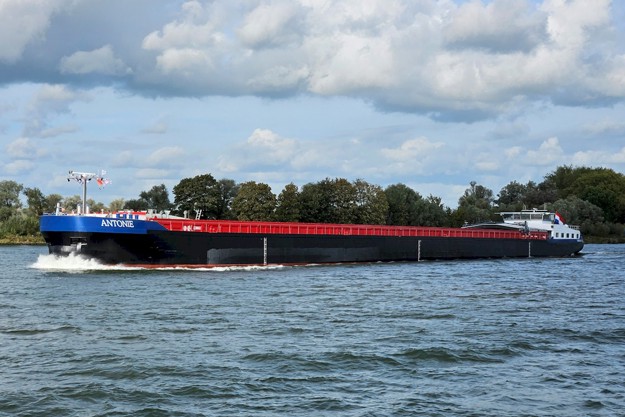 Duurzame binnenvaart op groene waterstof | Danfoss Drives | frequentieregelaars | Antonie | WEVA project