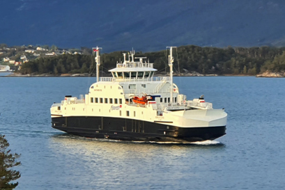 Ferge på fjorden