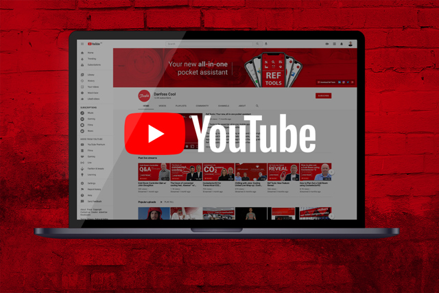 Laptop mit YouTube und einem Play Button