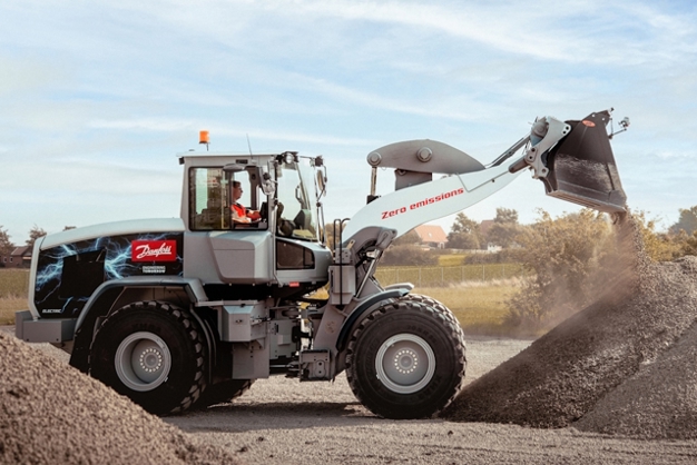 Electric wheel loader