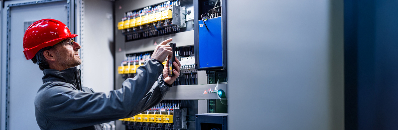 Un esperto Danfoss esegue un DrivePro® Site Assessment