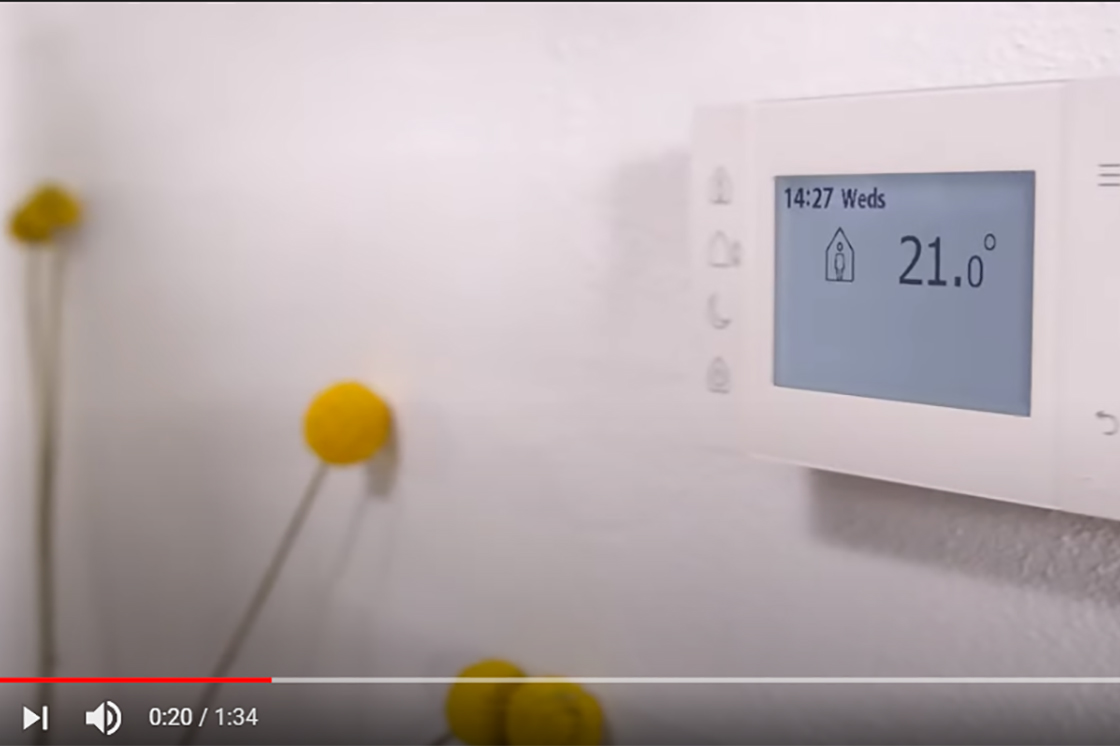 Découvrez le thermostat programmable et connecté Danfoss TPOne™