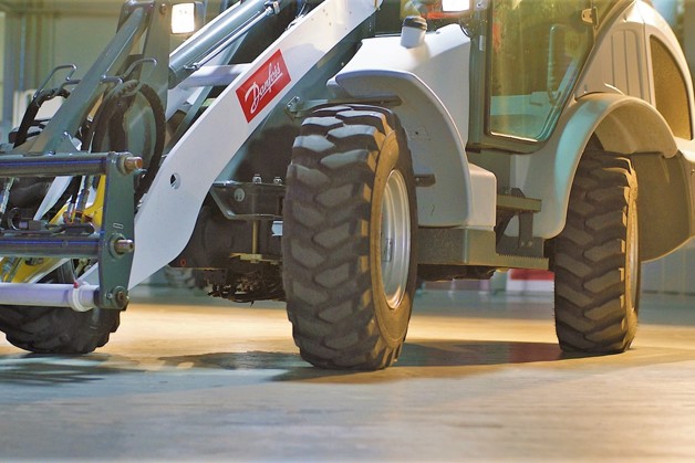 MultiAxis-Steer™ all-wheel steering technology