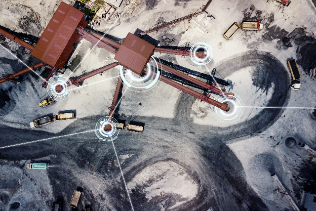 Pogled na cementni obrat z višine