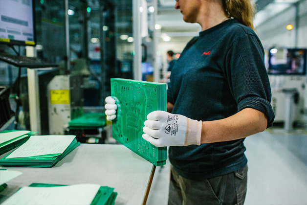 Print board without components handled by employee