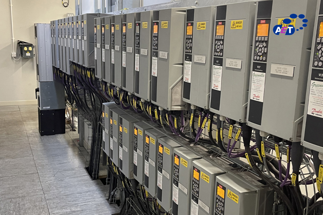 Rangée de variateurs de fréquence VLT AutomationDrive FC 302 dans l’installation Rothes CoRDe