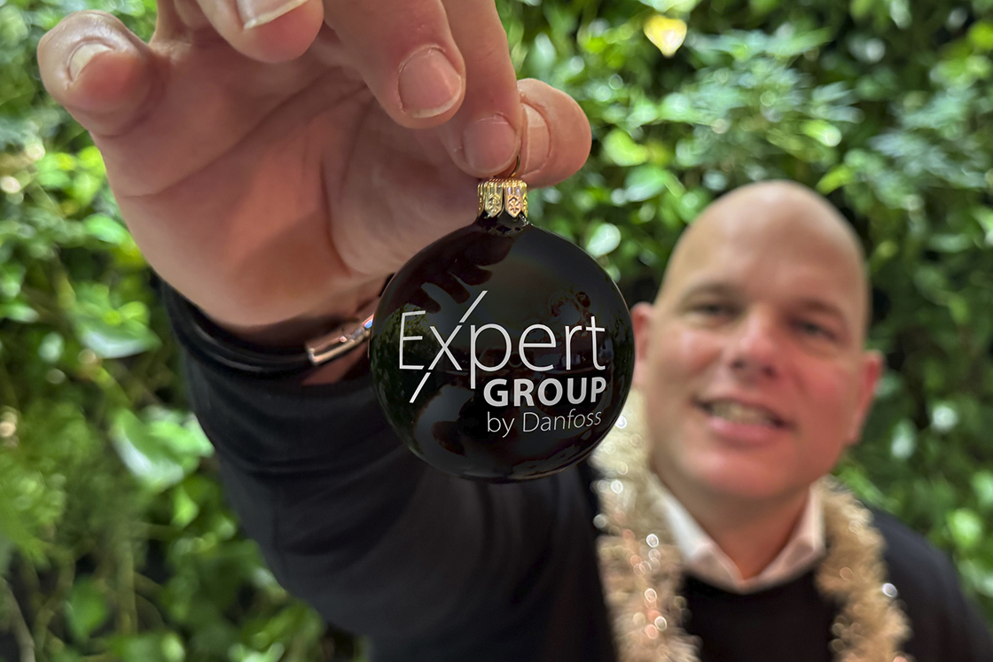 Ed Vissenberg met Icon2™ Expert Group kerstbal