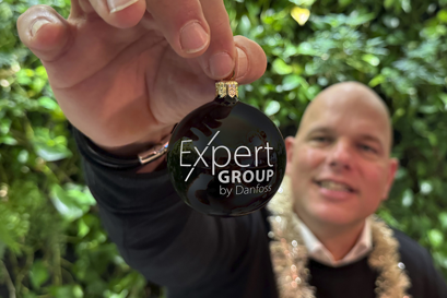 Ed Vissenberg met Icon2™ Expert Group kerstbal
